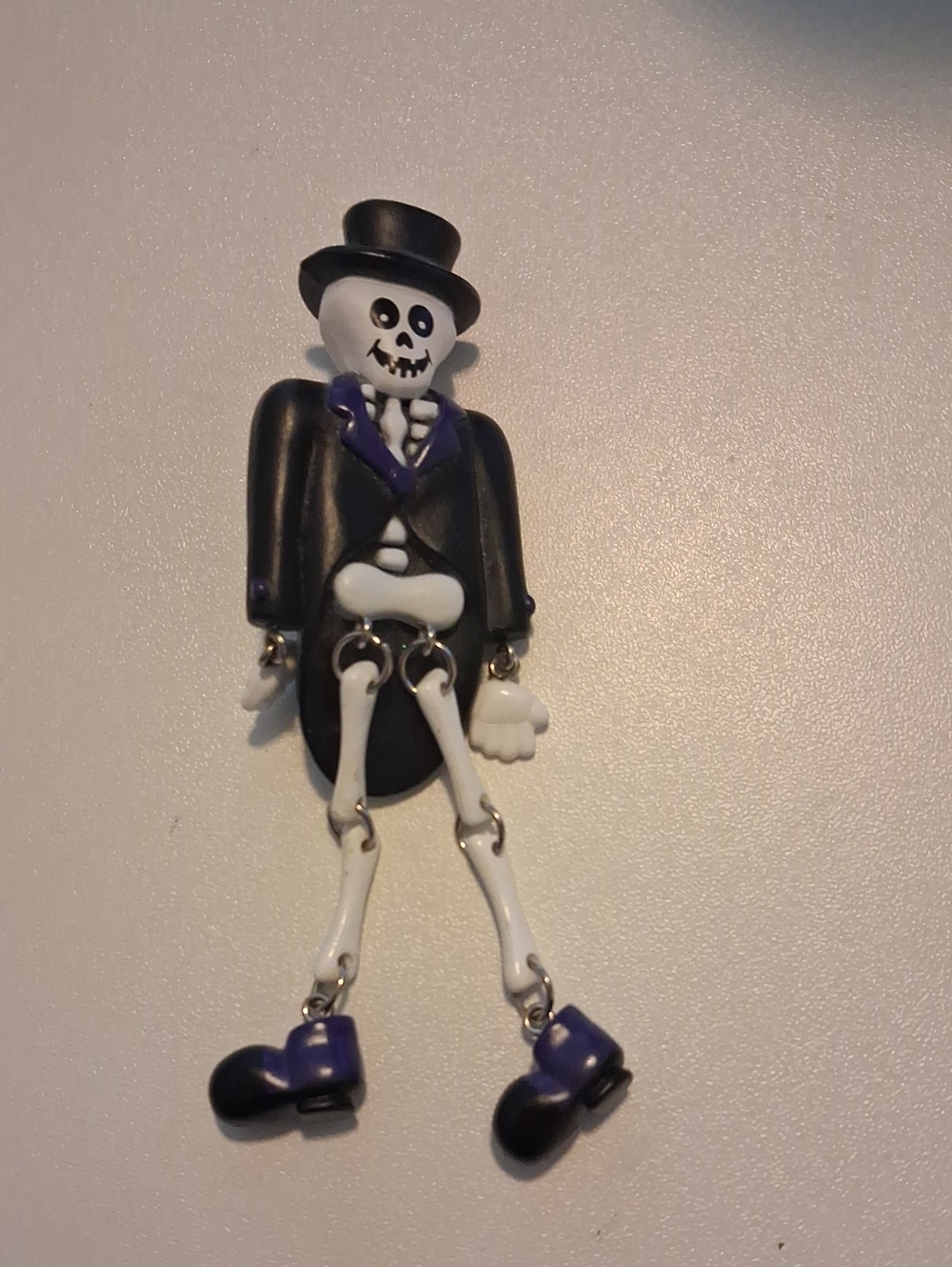 Halloween Vintage 1990's Hallmark Svengoolie Skeleton lapel pin.